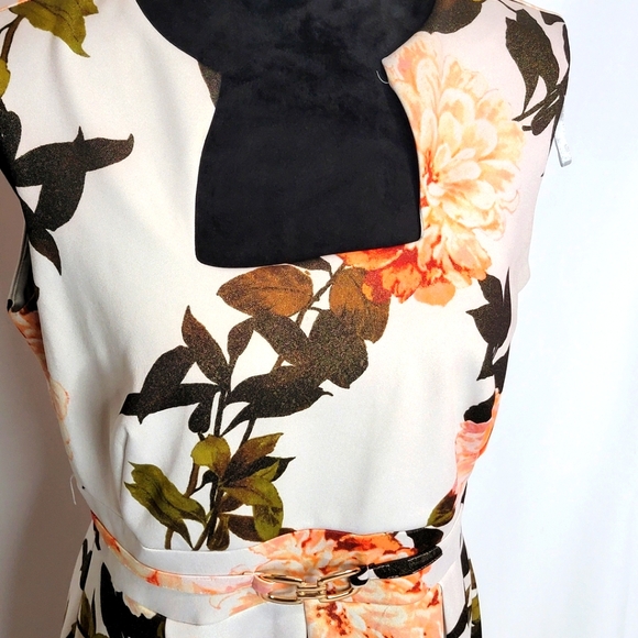 ENFOCUS STUDIO Floral Fitted Dress with Key Hole Neckline Size 12. #357 - Picture 5 of 7